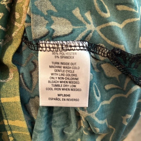 Beautiful top by JM Collection, Size L - Picture 4 of 6